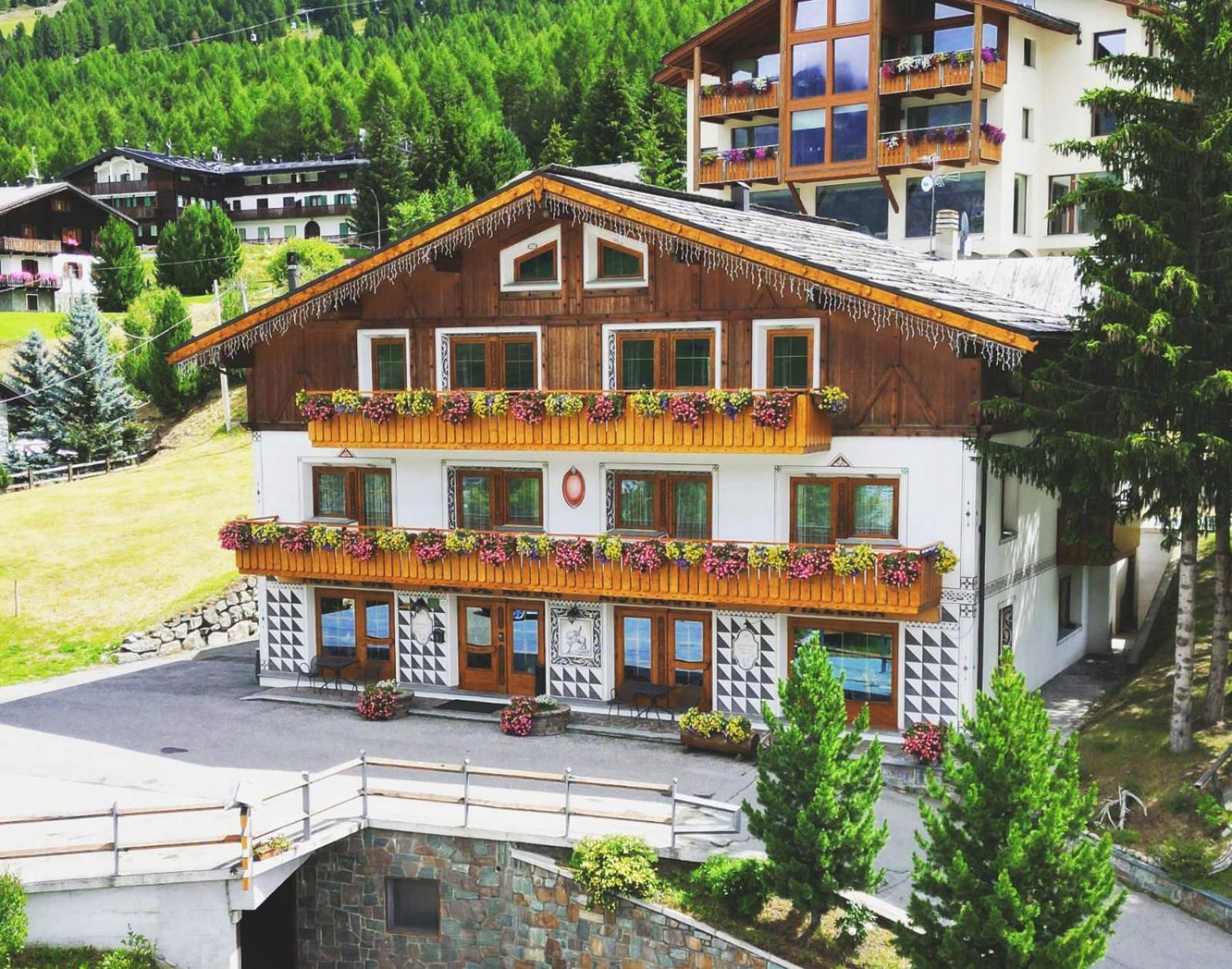 Hotel Duc De Rohan Ливиньо Экстерьер фото