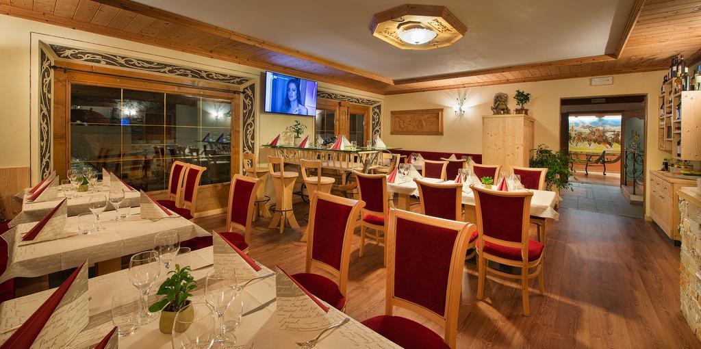 Hotel Duc De Rohan Ливиньо Экстерьер фото